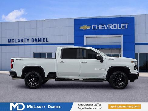 Certified 2025 Chevrolet Silverado 2500 LTZ w/ Trail Boss Package AWD/4WD image 6