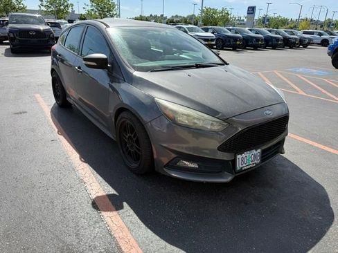 Used 2015 Ford Focus ST FWD image 3
