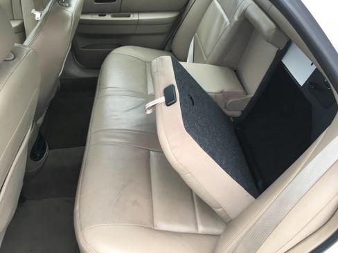 Used 2004 Ford Taurus SES image 5