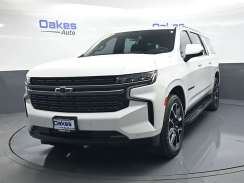 Used 2022 Chevrolet Suburban RST w/ Sport Performance Package AWD/4WD image 4