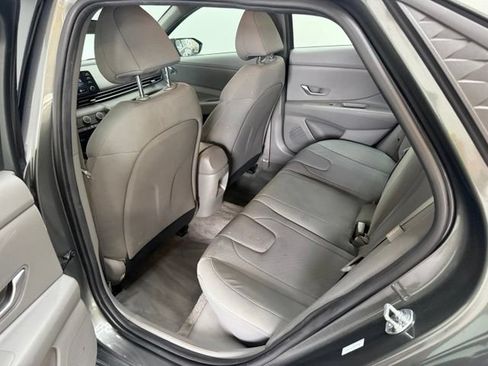 Certified 2025 Hyundai Elantra SE FWD image 21