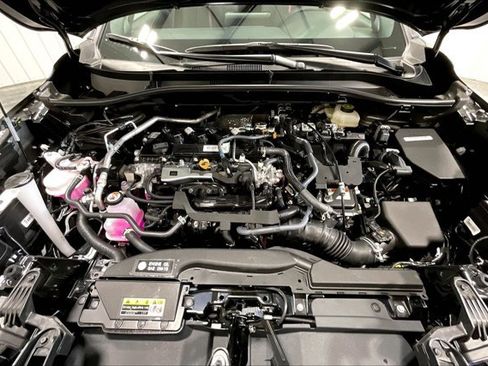 Used 2024 Toyota Corolla Cross AWD Hybrid w/ Moonroof Package image 10