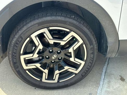 Certified 2026 Hyundai Santa Cruz Limited AWD/4WD image 5