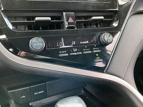 Used 2021 Toyota Camry SE image 22