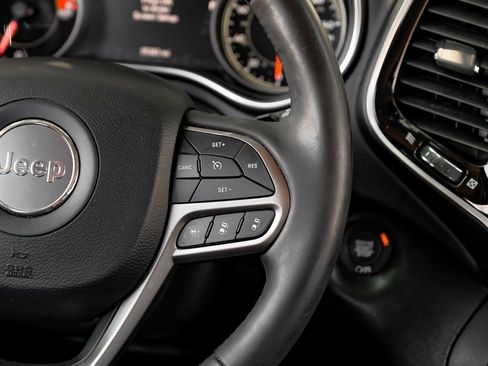 Used 2021 Jeep Cherokee Limited w/ Mopar Interior Package image 28