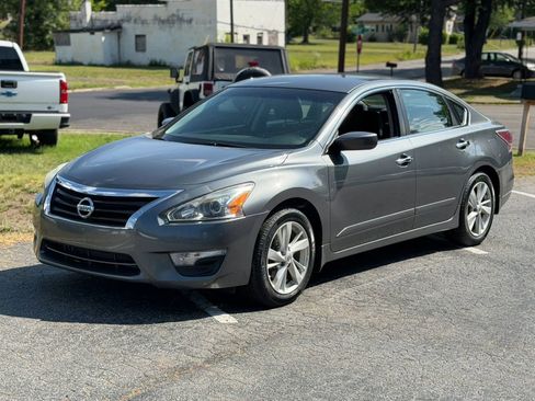 Used 2014 Nissan Altima 2.5 SV FWD image 1