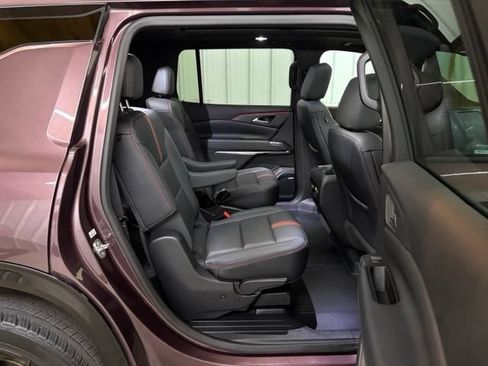 Used 2024 Chevrolet Traverse RS AWD/4WD image 14
