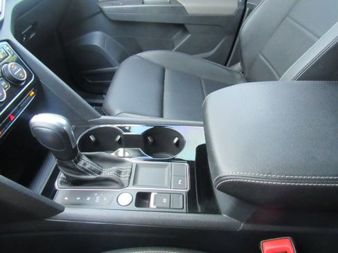 Used 2023 Volkswagen Atlas SE FWD image 43