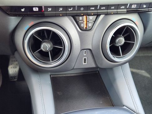 Used 2019 Chevrolet Blazer LT FWD image 14