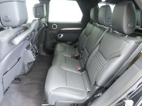 New 2026 Land Rover Discovery Limited Edition image 21