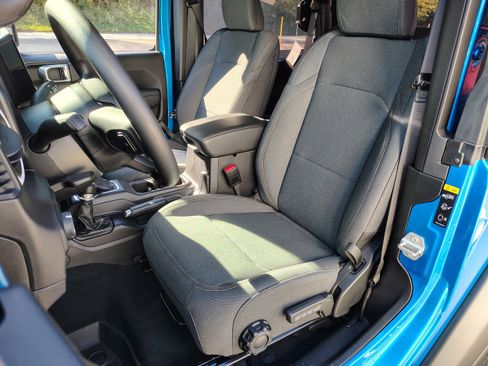 New 2026 Jeep Wrangler Sport AWD/4WD image 9