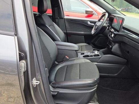 Used 2025 Ford Escape ST-Line w/ Tech Pack #1 FWD image 16