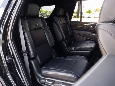 Used 2024 Cadillac Escalade Luxury RWD image 36