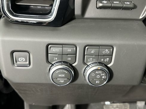 Used 2026 GMC Sierra 1500 Denali AWD/4WD image 21