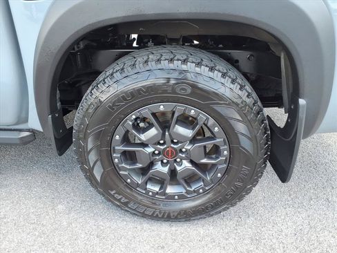 Used 2022 Nissan Frontier PRO-4X w/ Pro-4X Premium Package AWD/4WD image 8