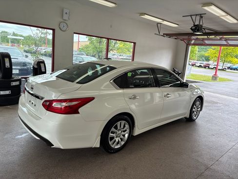 Used 2016 Nissan Altima 2.5 S w/ Power Driver Seat Package FWD image 19
