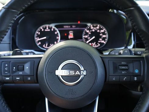 Used 2024 Nissan Pathfinder SV FWD image 28
