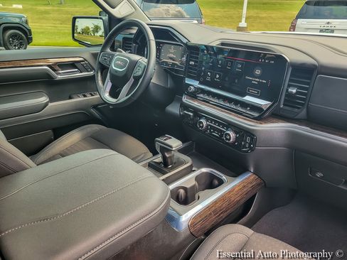 Used 2024 GMC Sierra 1500 Elevation w/ Preferred Package AWD/4WD image 21