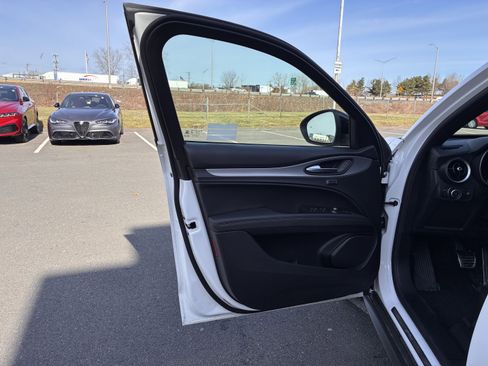 New 2026 Alfa Romeo Stelvio Sprint image 12