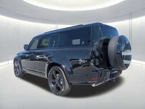 New 2026 Land Rover Defender 130 X-Dynamic SE AWD/4WD image 3