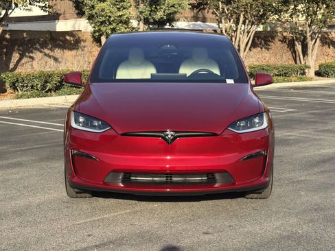 Used 2024 Tesla Model X Plaid image 2