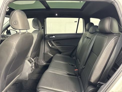 Used 2021 Volkswagen Tiguan SE AWD/4WD image 22