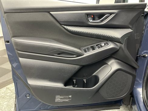 Used 2023 Subaru Ascent Premium w/ Convenience Package image 6