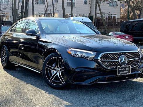 Used 2025 Mercedes-Benz E 350 4MATIC Sedan image 1