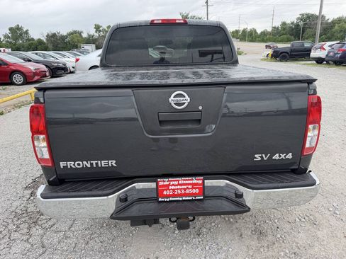 Used 2012 Nissan Frontier SV w/ SV Premium Utility Pkg AWD/4WD image 4