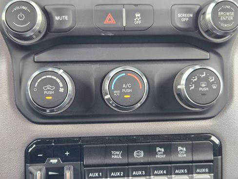 Used 2024 RAM 2500 Big Horn w/ Protection Group AWD/4WD image 22