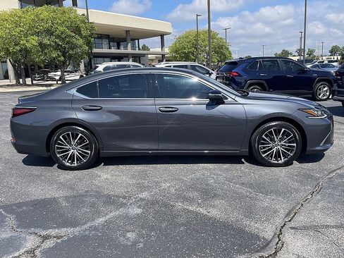 Used 2025 Lexus ES 350 w/ Premium Package image 2