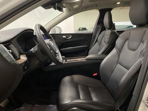 Used 2023 Volvo XC60 B5 Plus w/ Protection Package Premier image 17