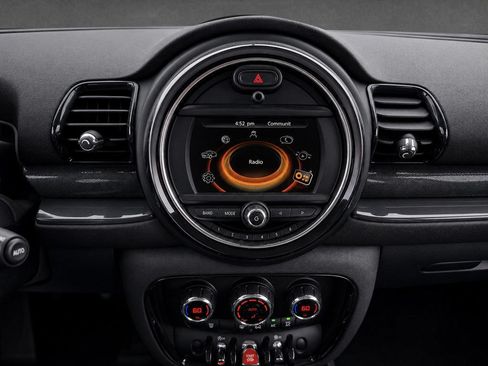 Used 2017 MINI Cooper Clubman FWD image 6