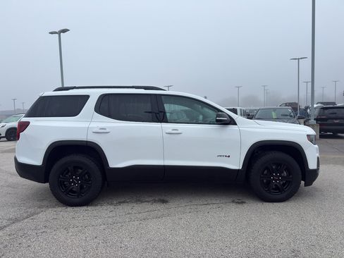 Used 2022 GMC Acadia AT4 w/ Technology Package AWD/4WD image 4