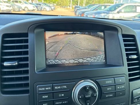 Used 2008 Nissan Pathfinder LE AWD/4WD image 10
