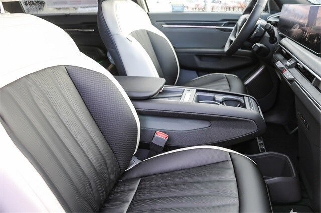 Certified 2024 Kia EV9 GT-Line AWD/4WD image 16