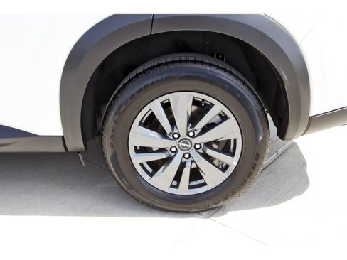 Used 2024 Nissan Pathfinder SV FWD image 32
