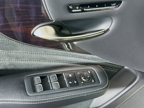 Used 2022 Lexus LS 500 w/ Interior Upgrade Package image 15