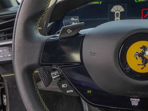 Used 2023 Ferrari SF90 Spider image 25