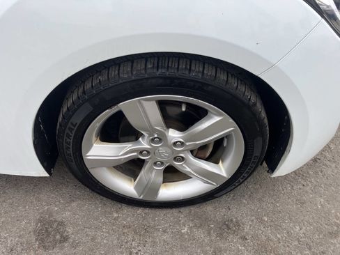 Used 2015 Hyundai Veloster image 26