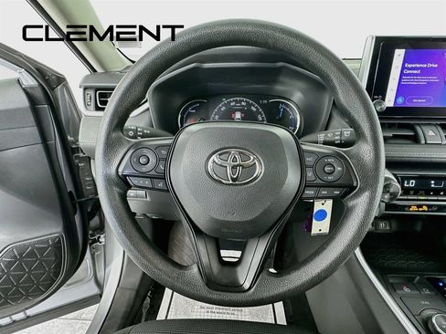 Used 2025 Toyota RAV4 LE AWD/4WD image 15