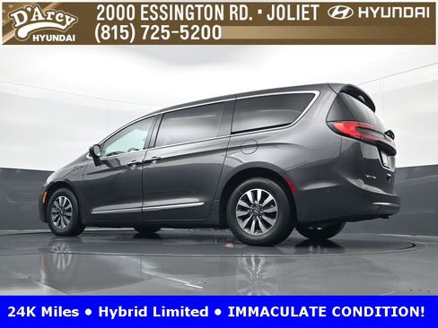 Used 2022 Chrysler Pacifica Limited image 28