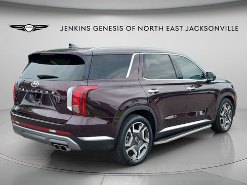 Used 2024 Hyundai Palisade Limited FWD image 2