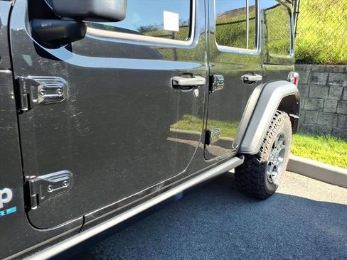 Used 2023 Jeep Wrangler Unlimited w/ Sun & Screen Package AWD/4WD image 5