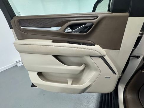 Used 2021 GMC Yukon Denali w/ Denali Premium Package image 13