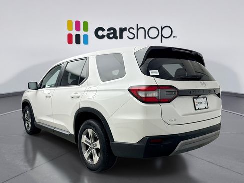Used 2024 Honda Pilot EX-L image 3