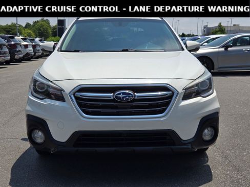 Used 2019 Subaru Outback 2.5i Touring AWD/4WD image 2
