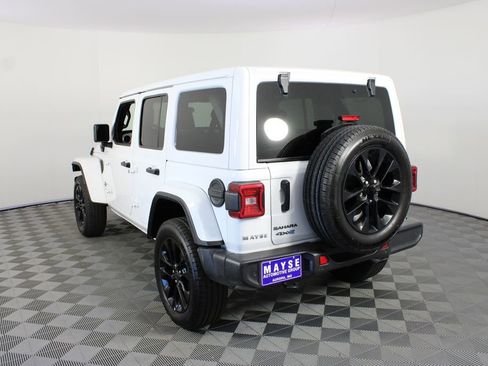 Used 2025 Jeep Wrangler Unlimited Sahara w/ Safety Group AWD/4WD image 21