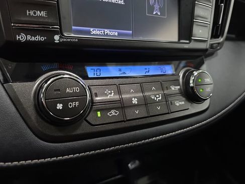 Used 2015 Toyota RAV4 XLE AWD/4WD image 22