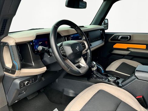 Used 2022 Ford Bronco Wildtrak AWD/4WD image 17
